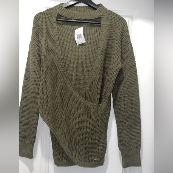 Brand New Guess Sweater - Picture 4 of 4